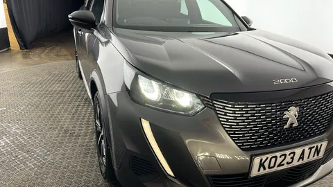 PEUGEOT 2008 1.2 PureTech Allure Premium+