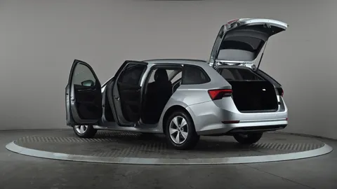 SKODA OCTAVIA 1.0 TSI e-TEC SE DSG