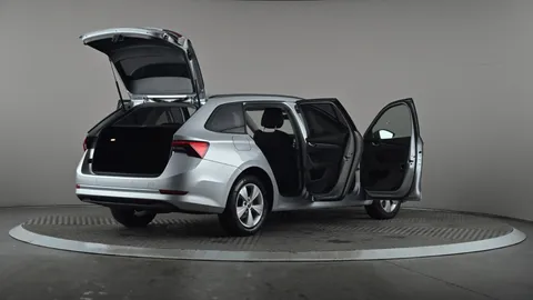 SKODA OCTAVIA 1.0 TSI e-TEC SE DSG