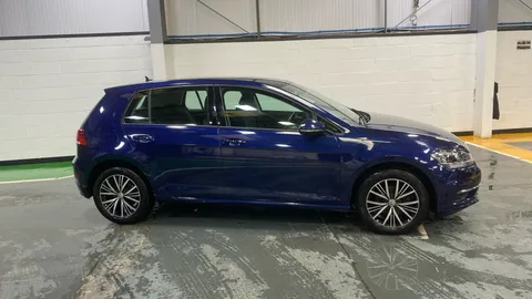 VOLKSWAGEN GOLF 1.0 TSI 110 SE [Nav] DSG