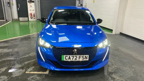 Peugeot 208 100kW Allure Premium + 50kWh Auto