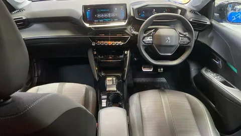 Peugeot 208 100kW Allure Premium + 50kWh Auto