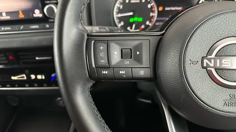 NISSAN QASHQAI 1.3 DiG-T MH Acenta Premium