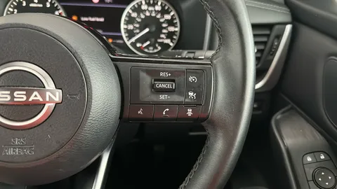 NISSAN QASHQAI 1.3 DiG-T MH Acenta Premium