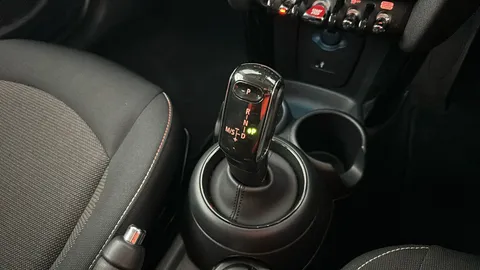 MINI HATCHBACK 1.5 Cooper Classic Auto