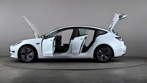 TESLA MODEL 3 Standard Plus Auto