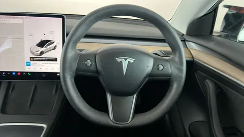 TESLA MODEL 3 Standard Plus Auto