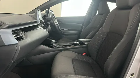 TOYOTA C-HR 1.8 Hybrid Design CVT