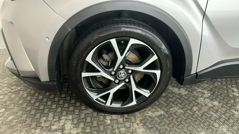 TOYOTA C-HR 1.8 Hybrid Design CVT