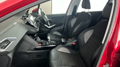 PEUGEOT 2008 1.2 PureTech Allure