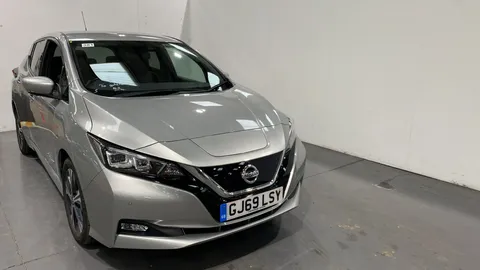 NISSAN LEAF 110kW Tekna 40kWh Auto