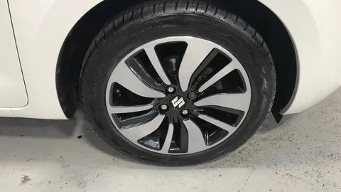 SUZUKI SWIFT 1.0 Boosterjet SHVS SZ5