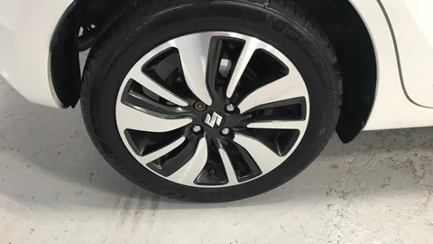 SUZUKI SWIFT 1.0 Boosterjet SHVS SZ5