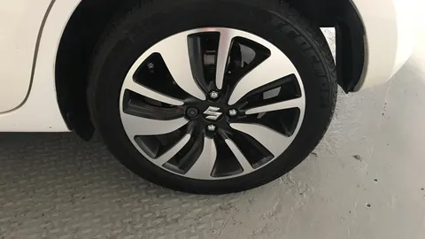 SUZUKI SWIFT 1.0 Boosterjet SHVS SZ5