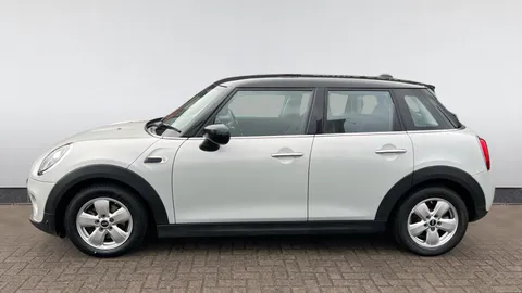 MINI HATCHBACK 1.5 Cooper Classic II