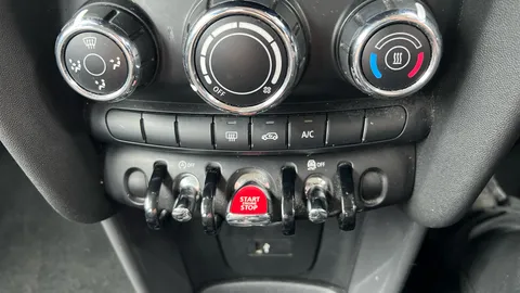 MINI HATCHBACK 1.5 Cooper Classic II