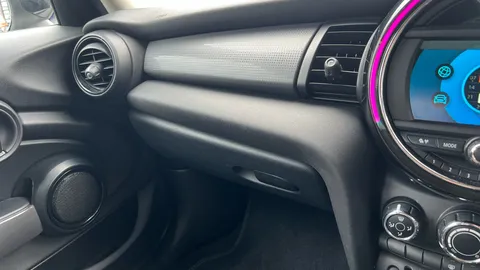 MINI HATCHBACK 1.5 Cooper Classic II