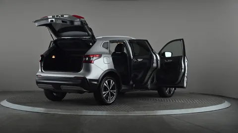 NISSAN QASHQAI 1.5 dCi N-Connecta [Glass Roof Pack]