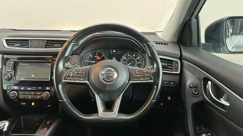 NISSAN QASHQAI 1.5 dCi N-Connecta [Glass Roof Pack]