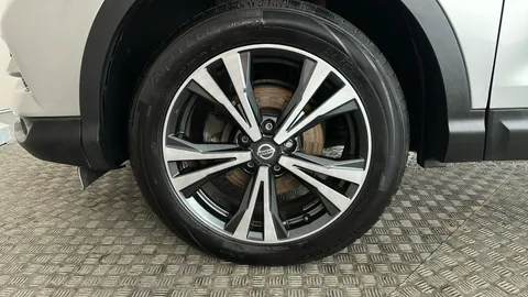 NISSAN QASHQAI 1.5 dCi N-Connecta [Glass Roof Pack]