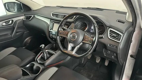 NISSAN QASHQAI 1.5 dCi N-Connecta [Glass Roof Pack]