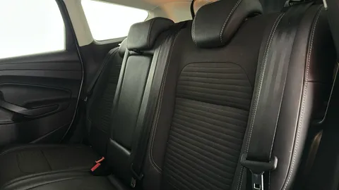 FORD KUGA 1.5 TDCi Titanium Edition 2WD