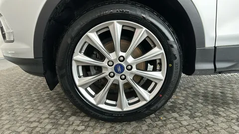 FORD KUGA 1.5 TDCi Titanium Edition 2WD