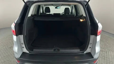 FORD KUGA 1.5 TDCi Titanium Edition 2WD