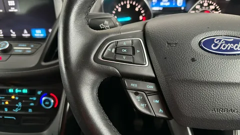 FORD KUGA 1.5 TDCi Titanium Edition 2WD