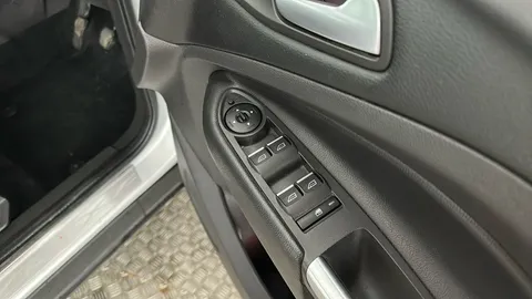 FORD KUGA 1.5 TDCi Titanium Edition 2WD