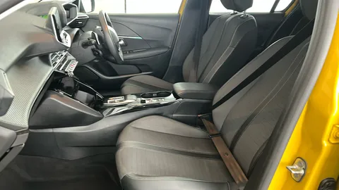 PEUGEOT 208 1.2 PureTech 130 Allure Premium + EAT8