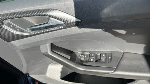 Volkswagen T-Cross 1.0 TSI 110 SE