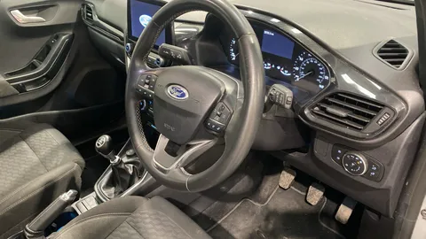 Ford Puma 1.0 EcoBoost Hybrid mHEV 155 Titanium