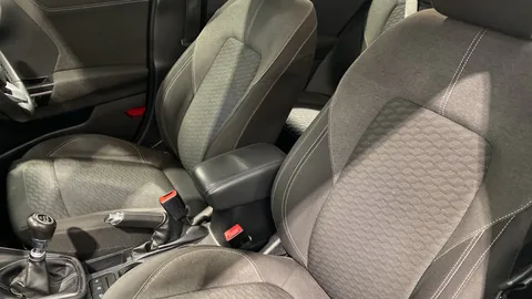 Ford Puma 1.0 EcoBoost Hybrid mHEV 155 Titanium