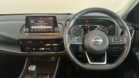 NISSAN QASHQAI 1.3 DiG-T MH Acenta Premium