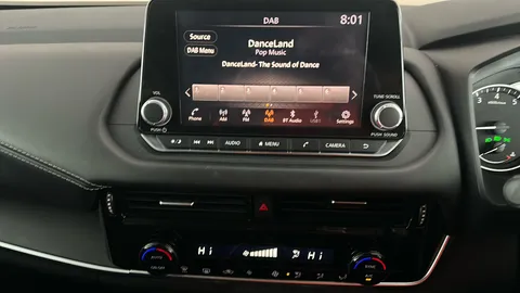 NISSAN QASHQAI 1.3 DiG-T MH Acenta Premium