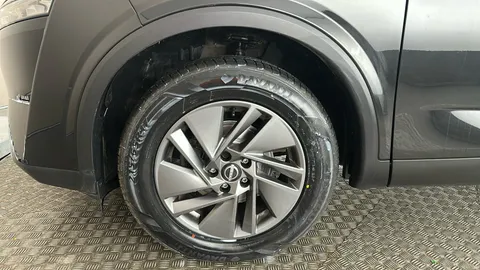 NISSAN QASHQAI 1.3 DiG-T MH Acenta Premium