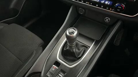 NISSAN QASHQAI 1.3 DiG-T MH Acenta Premium