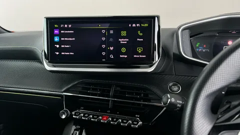 PEUGEOT 2008 1.2 PureTech 130 GT EAT8