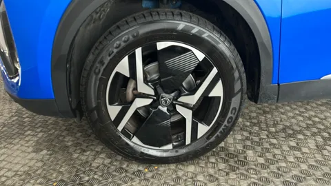 PEUGEOT 2008 1.2 PureTech 130 GT EAT8