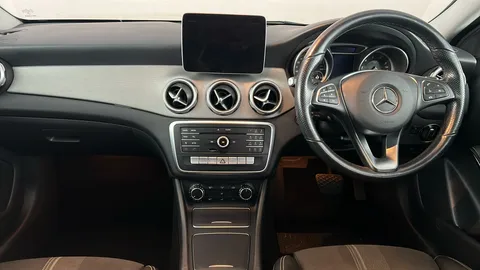 Mercedes-Benz Gla GLA 180 Urban Edition Auto