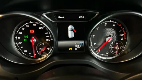 Mercedes-Benz Gla GLA 180 Urban Edition Auto