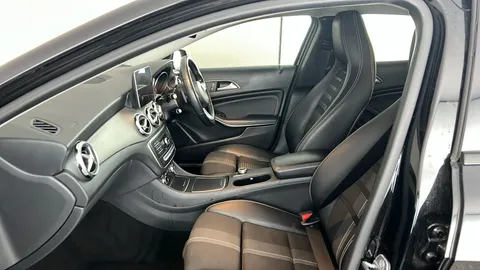 Mercedes-Benz Gla GLA 180 Urban Edition Auto