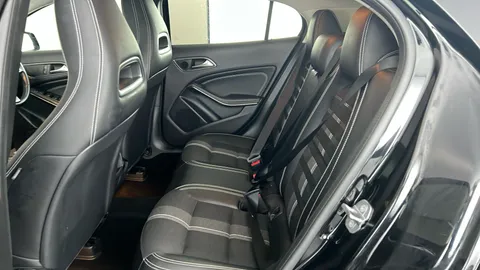 Mercedes-Benz Gla GLA 180 Urban Edition Auto