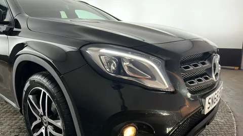 Mercedes-Benz Gla GLA 180 Urban Edition Auto