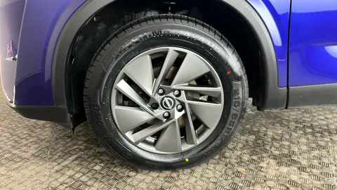 NISSAN QASHQAI 1.3 DiG-T MH 158 Acenta Premium Xtronic