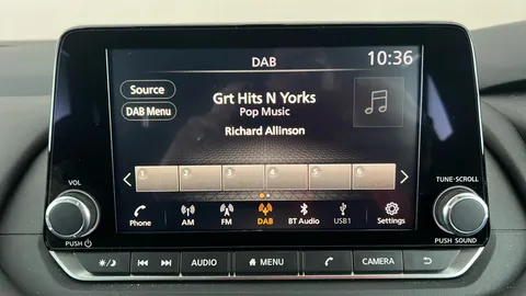 NISSAN QASHQAI 1.3 DiG-T MH 158 Acenta Premium Xtronic