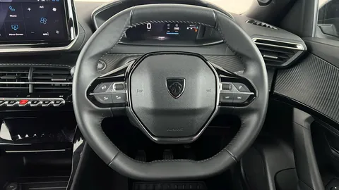 PEUGEOT 2008 1.2 PureTech 130 Allure