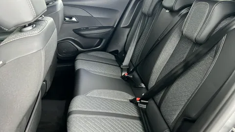 PEUGEOT 2008 1.2 PureTech 130 Allure