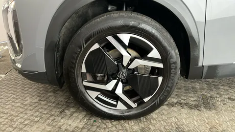 PEUGEOT 2008 1.2 PureTech 130 Allure